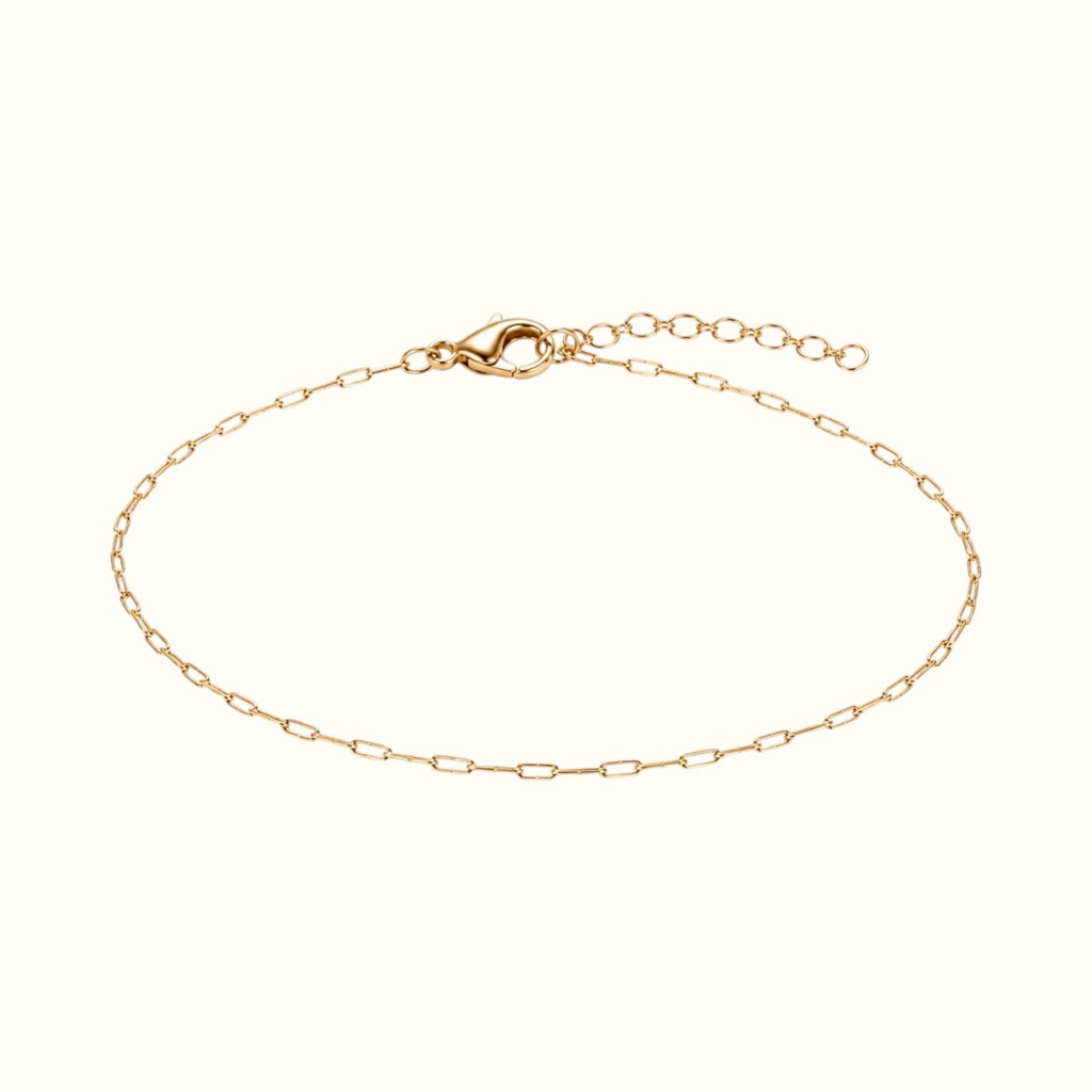 DUGO dainty 18K gold filled paperclip chain bracelet with a secure lobster clasp and adjustable extender chain.