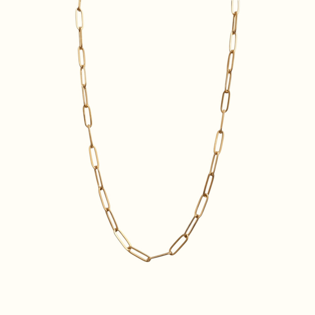 DUGO gold paperclip chain necklace with modern interlocking links for a minimalist and edgy layered look.