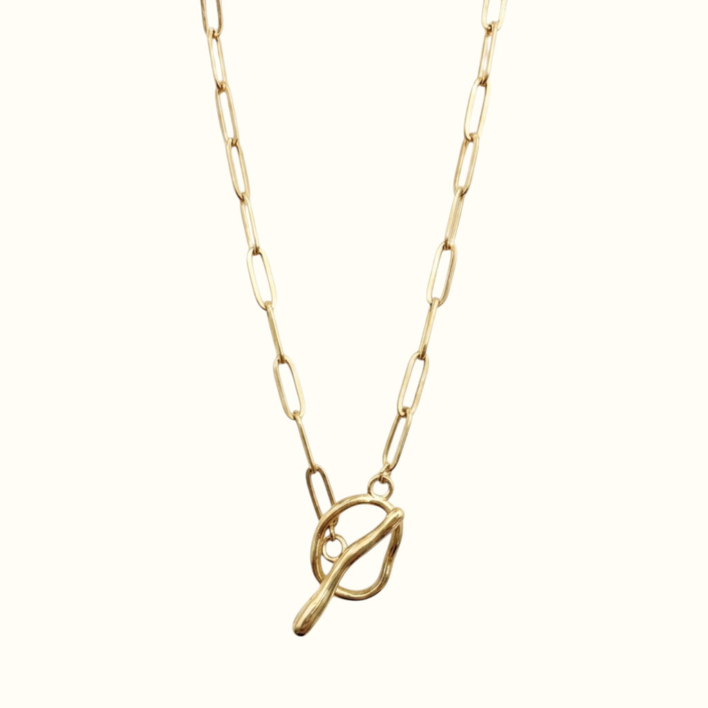 DUGO 18K gold filled paperclip chain necklace featuring a unique pretzel-shaped toggle clasp for everyday wear.