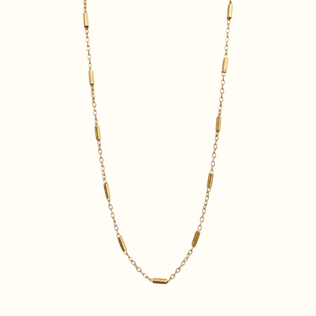 DUGO minimalist 18K gold filled stainless steel tube cable chain necklace with a waterproof, non-tarnish finish.