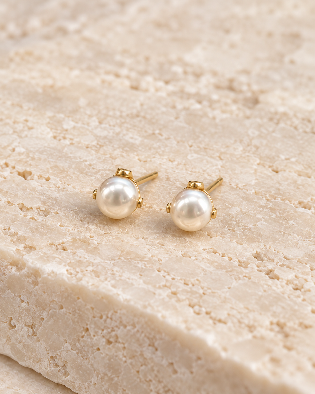 DUGO Pearl Stud Earrings – view 3
