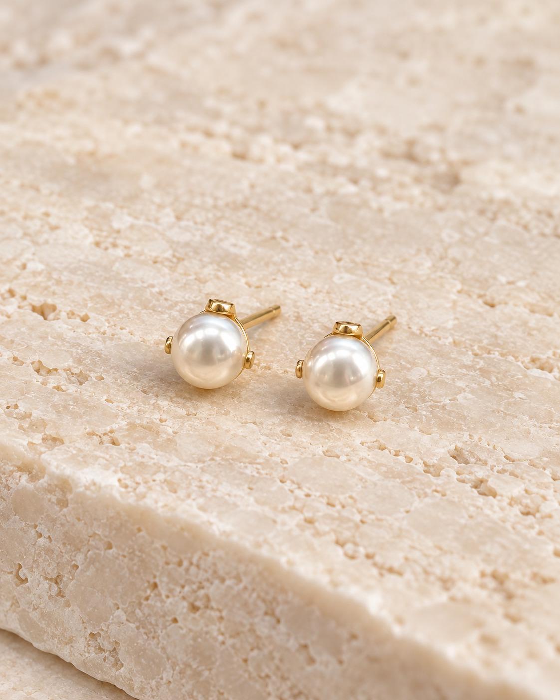 DUGO Pearl Stud Earrings – view 3