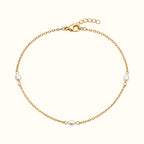 DUGO Pearl Trio Bracelet featuring three freshwater-style pearls on a delicate 18K gold-filled stainless steel chain.