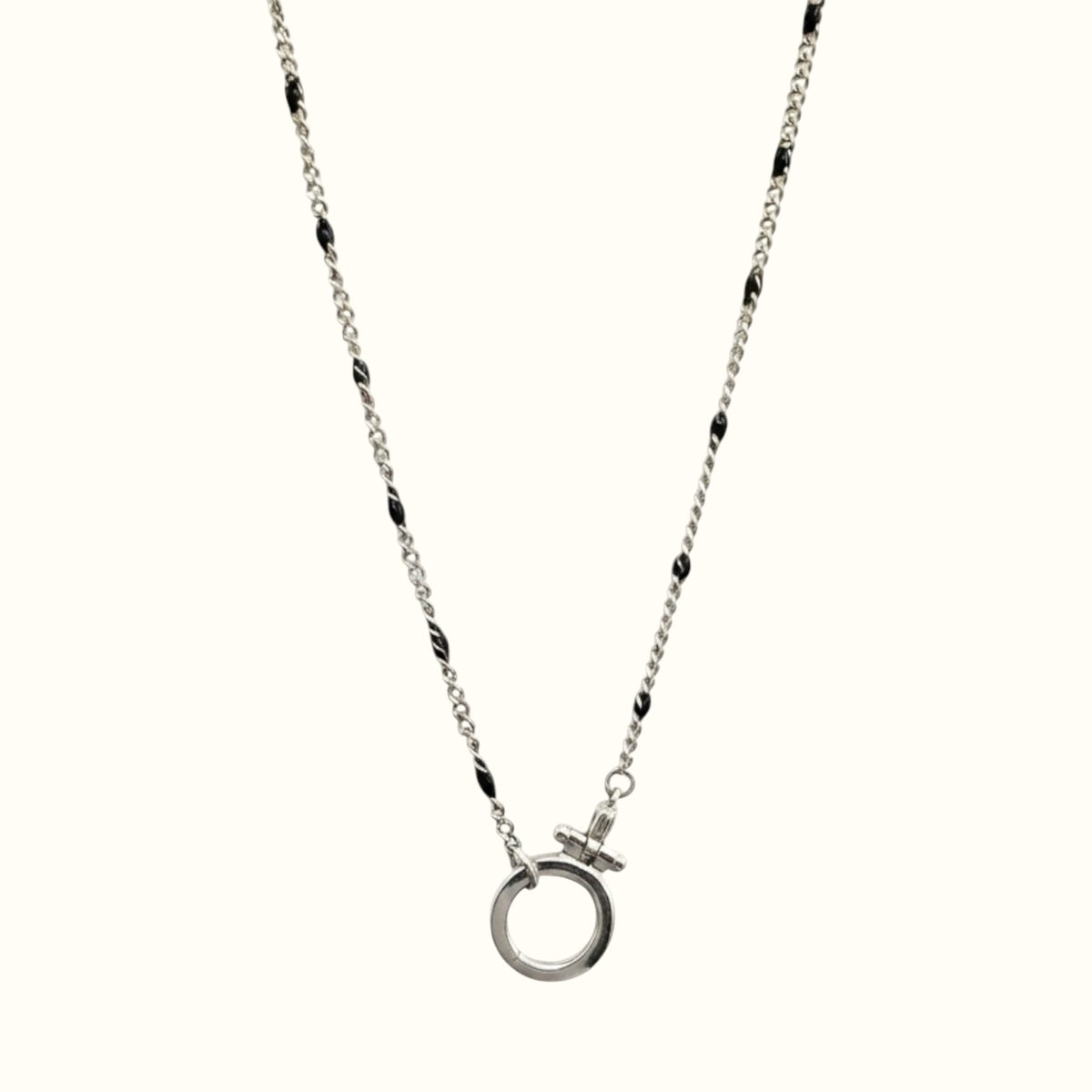 DUGO silver chain necklace with a black accent and a functional spring gate carabiner clasp for charm customization.