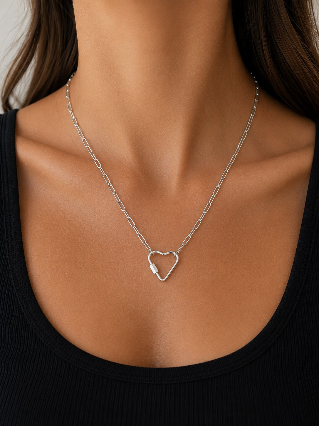Woman wearing the DUGO silver Heart Carabiner Paperclip Chain Necklace