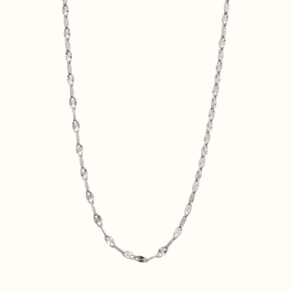 DUGO silver lip chain necklace with a diamond-cut texture, crafted from stainless steel for a high-polish finish.