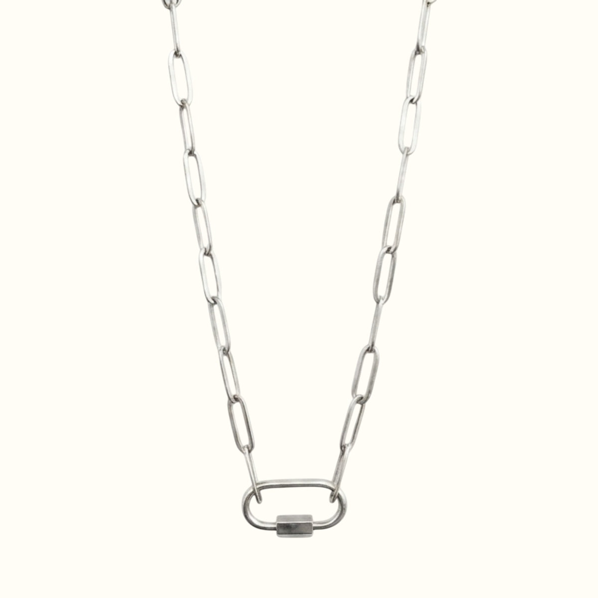 DUGO silver stainless steel paperclip chain necklace with an openable oval carabiner pendant