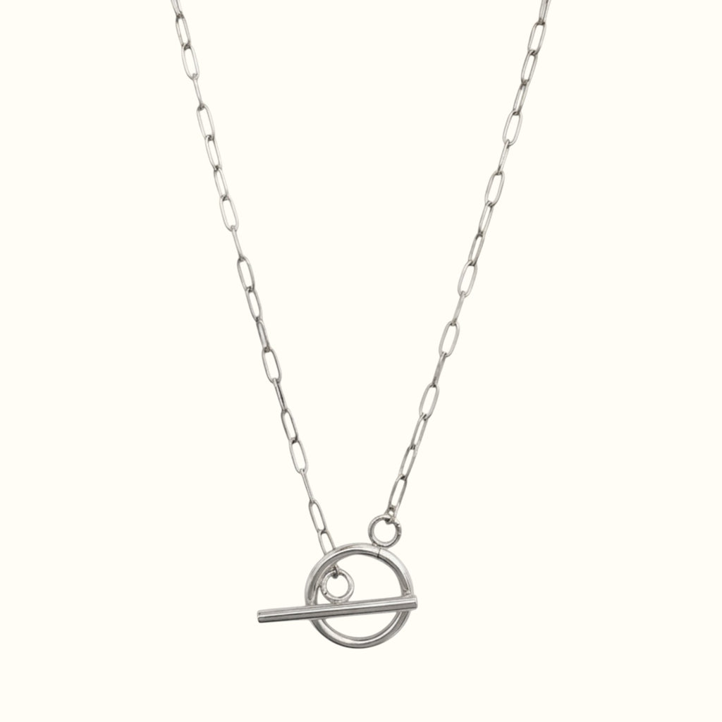 DUGO silver-tone paperclip chain necklace with a modern geometric toggle circle clasp for a minimalist look.