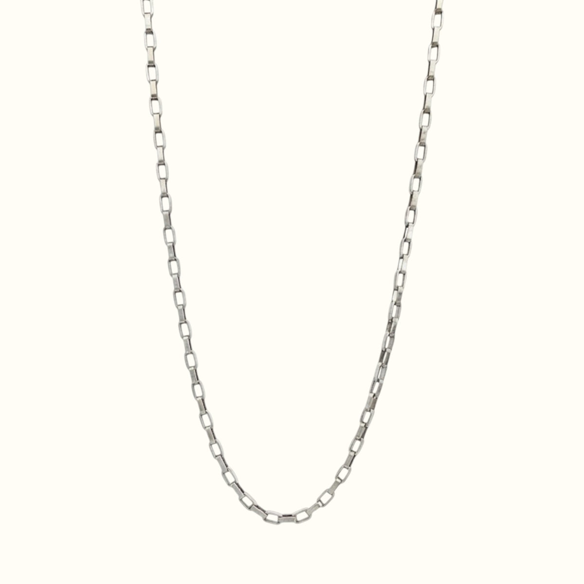 DUGO Venetian box chain necklace in silver-tone stainless steel with a classic link design and lobster clasp