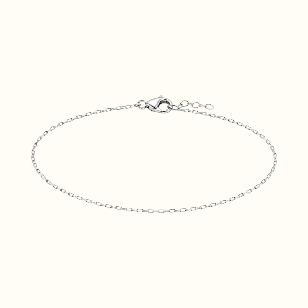 DUGO dainty silver-toned Venetian chain bracelet with a lobster clasp and adjustable extender for everyday wear.